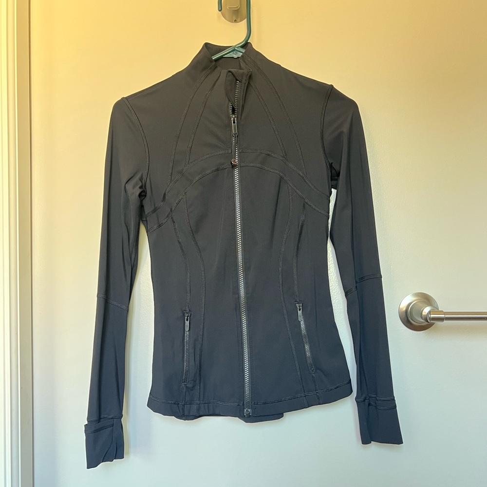 Lululemon Define Jacket in Nulu Fabric Sz 4